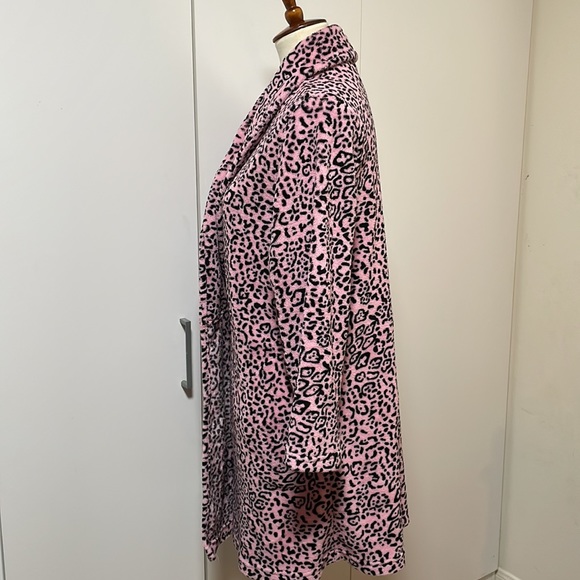 ULTA Bath Robe * Size Small * Pink and Black Animal Print - Picture 4 of 10